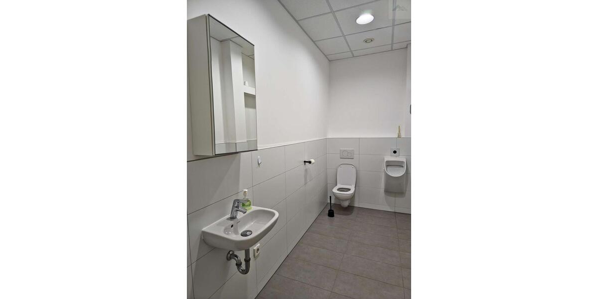 Attraktive Gewerbeeinheit mit moderner Technik und 6 Stellplätzen im Kempener Gewerbegebiet zimmer