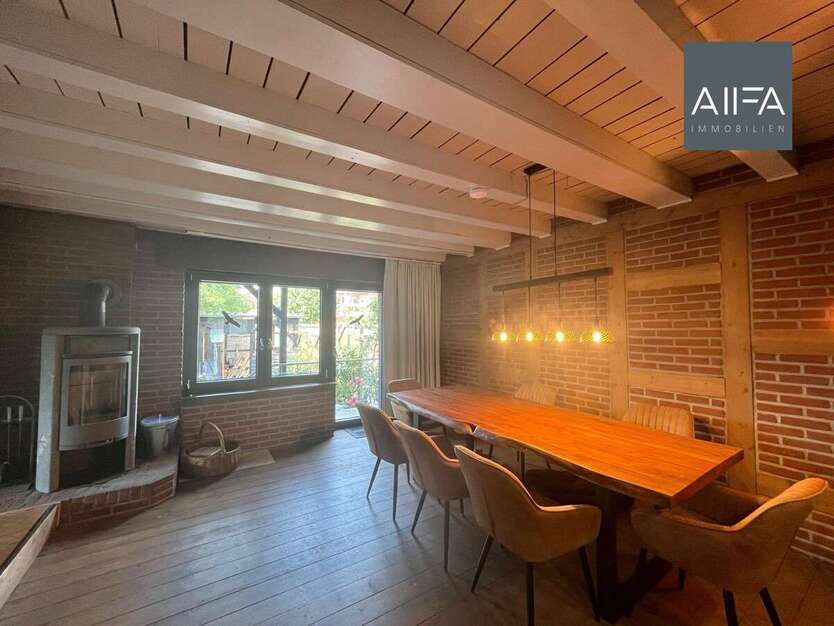 Haus zum Kaufen in Korschenbroich-Kleinenbroich 519.000 € 208 m²