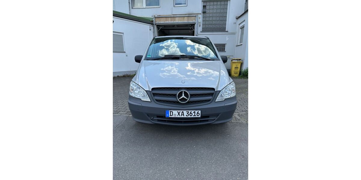 Mercedes-Benz Vito 332.468 km 9.499 &euro; Dusseldorf 40229