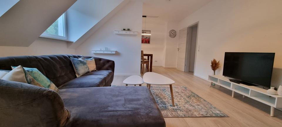 Dachgeschoßwohnung Düsseldorf Stadtbezirk 6 - 2.5 Zimmer, 64 m&sup2;, 1.550&euro; | Angebot:25478964