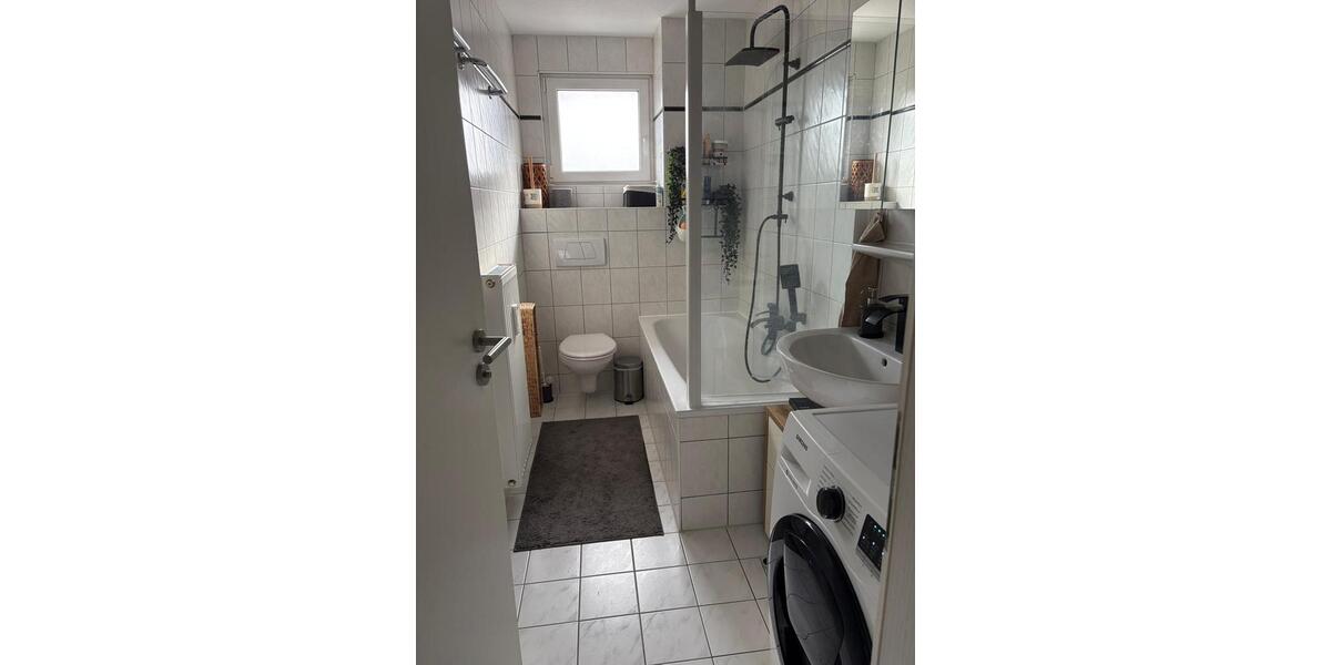 Von Privat Krefeld-Uerdingen 3 Zimmer Wohnung mit Balkon 3 zimmer