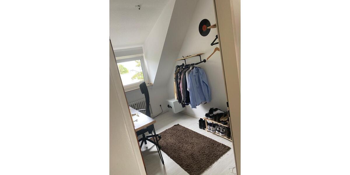 Dachgeschoßwohnung Neuss Augustinusviertel - 2.5 Zimmer, 65 m&sup2;, 850&euro; | Angebot:25635948