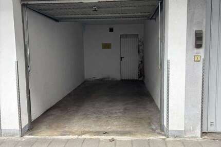 Garagen / Stellplätze Düsseldorf Pempelfort - 100&euro; | Angebot:26162760