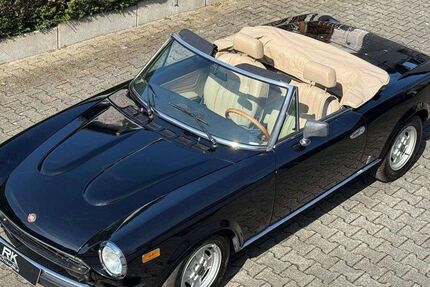 Fiat 124 Spider 87.586 km 15.900 &euro; Solingen 42651