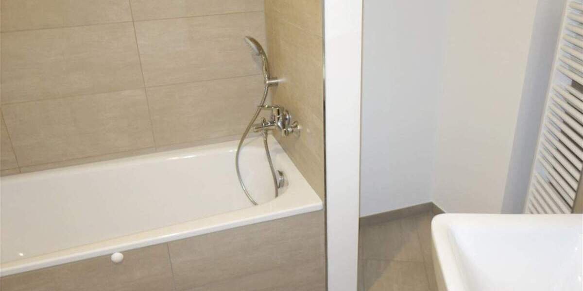 Moderne 3 Zimmer mit EBK, 2 Bädern, 2 Balkone, Fußbodenhzg. in Flingern 3 zimmer