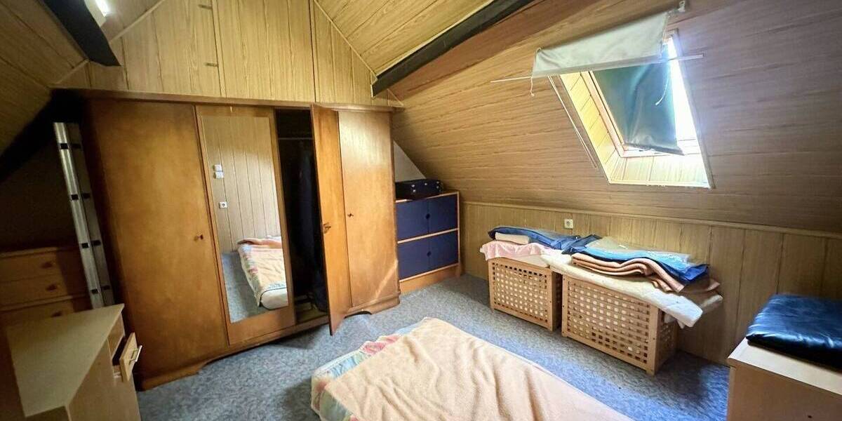 Sanierungsbedürftiges Haus mit großem Garten und Garage in idyllischer Feldrandlage 4 zimmer