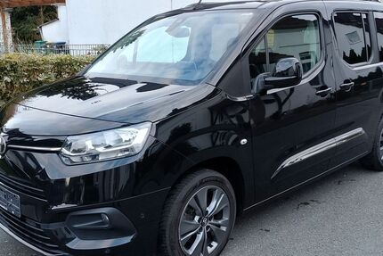 Toyota Proace City 93.000 km 18.800 &euro; Oberhausen 46047