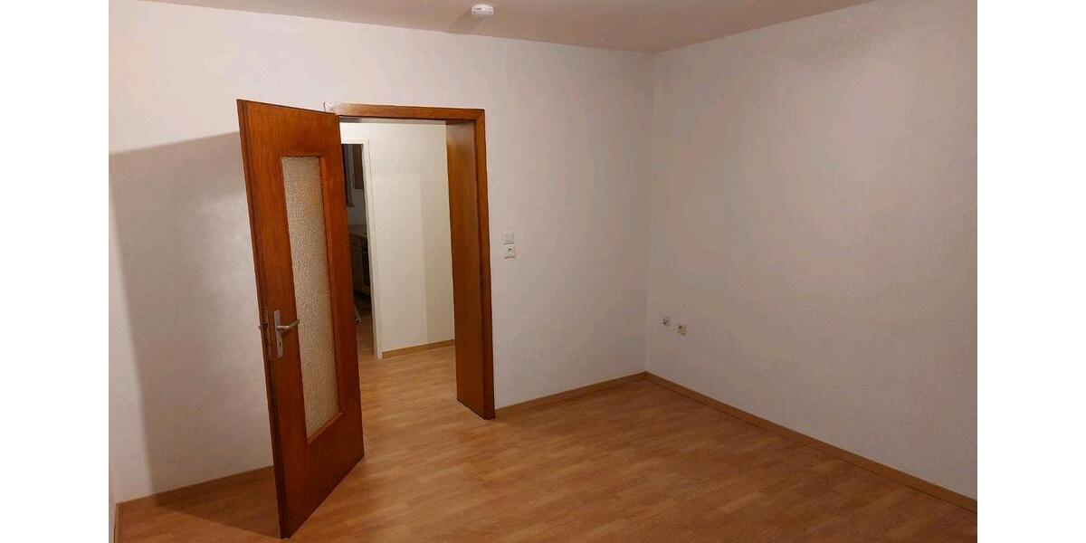 Etagenwohnung Neuss Reuschenberg - 1 Zimmer, 35 m&sup2;, 600&euro; | Angebot:25211896