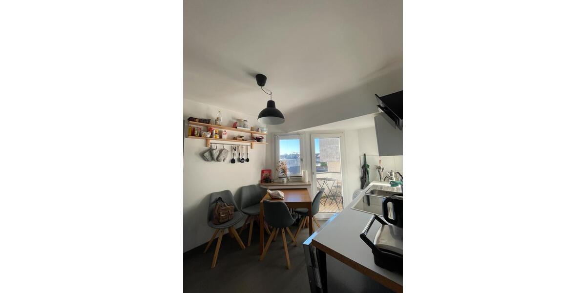 Etagenwohnung Düsseldorf Pempelfort - 4 Zimmer, 70 m&sup2;, 590&euro; | Angebot:26699625