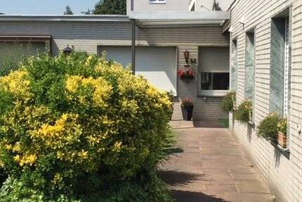 Haus Moers Moers-Mitte - 2 Zimmer, 78 m&sup2;, 620&euro; | Angebot:25815921