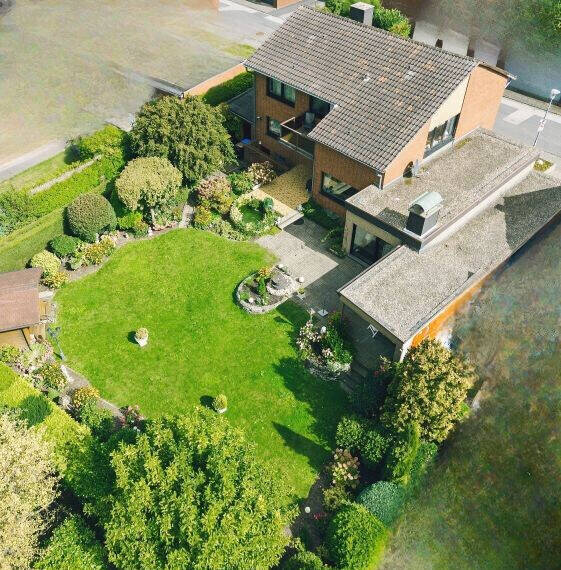 ***GROSSzügiges und gepflegtes ZUHAUSE in ruhiger Wohnlage und vielseitigem NUTZUNGSkonzept***