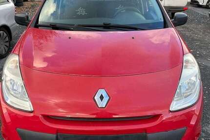 Renault Clio 75.500 km 3.700 &euro; Düsseldorf 40231