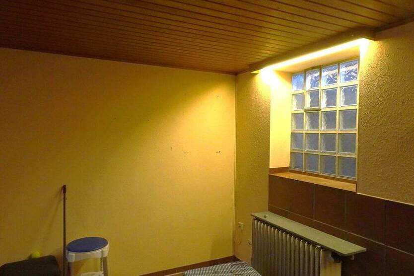 Einfamilien-Reiheneckhaus mit großem Garten und Doppelgarage