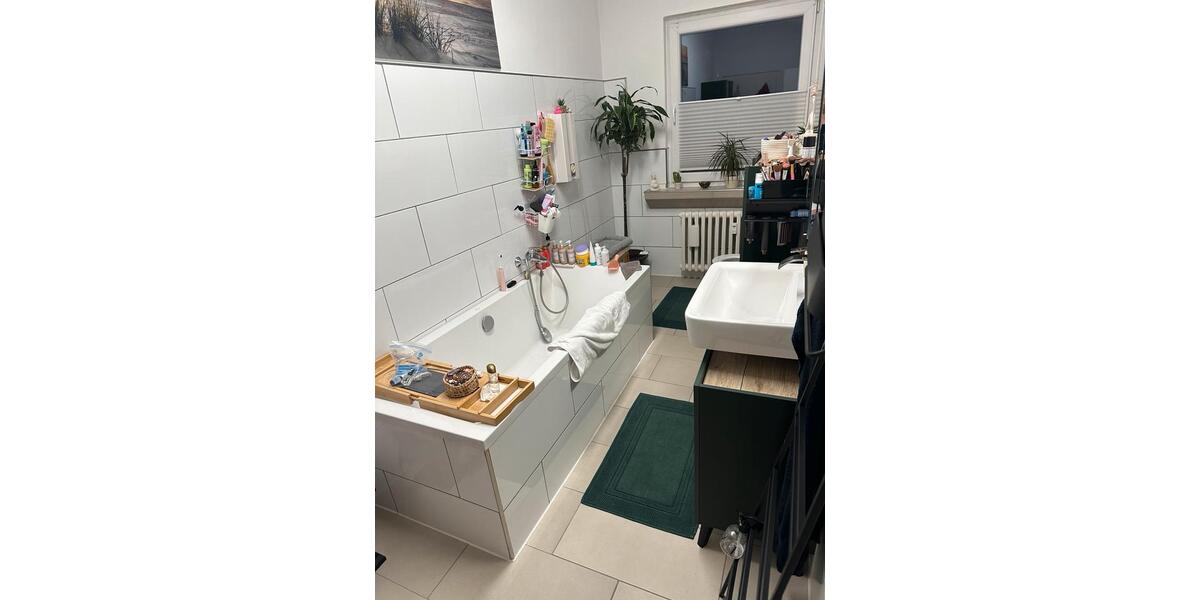 Erdgeschoßwohnung Düsseldorf Stadtbezirk 8 - 3 Zimmer, 100 m&sup2;, 1.800&euro; | Angebot:26131973