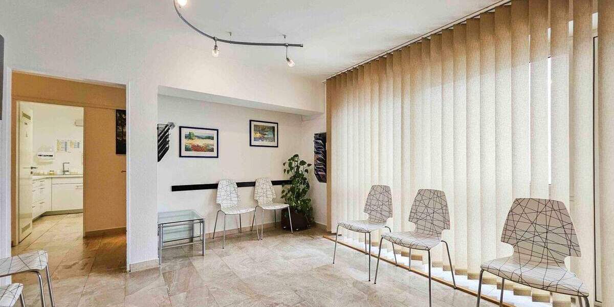 Investieren mit Sicherheit: Traditionspraxis in bester Lage von Leichlingen (Rheinland) zimmer