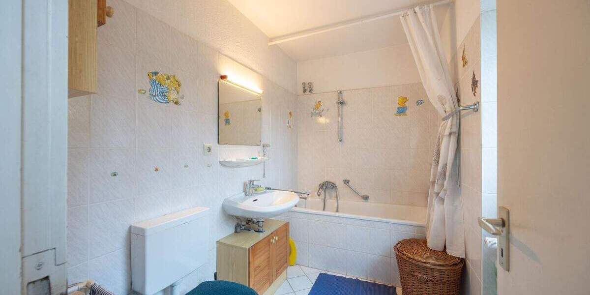 Großzügiges Reihenendhaus mit Garten in Krefeld-Bockum 5 zimmer