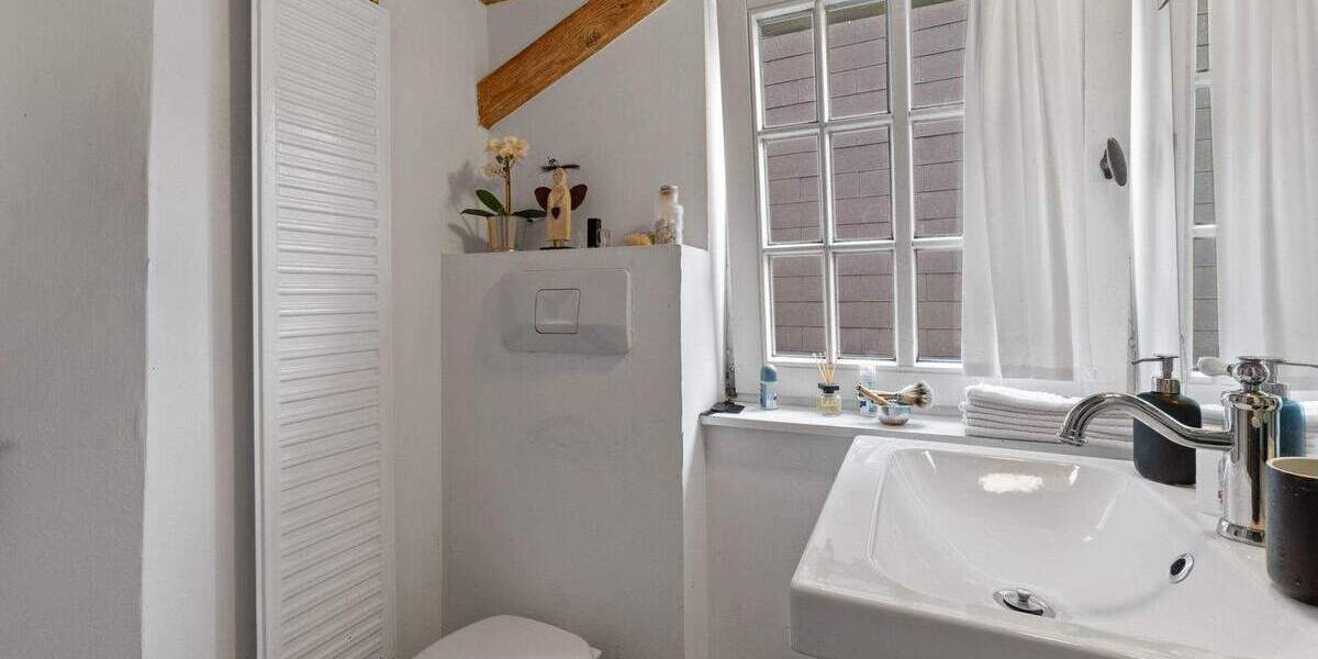 Nichts von der Stange: Einzigartiges Dachgeschoss plus Garten 3 zimmer