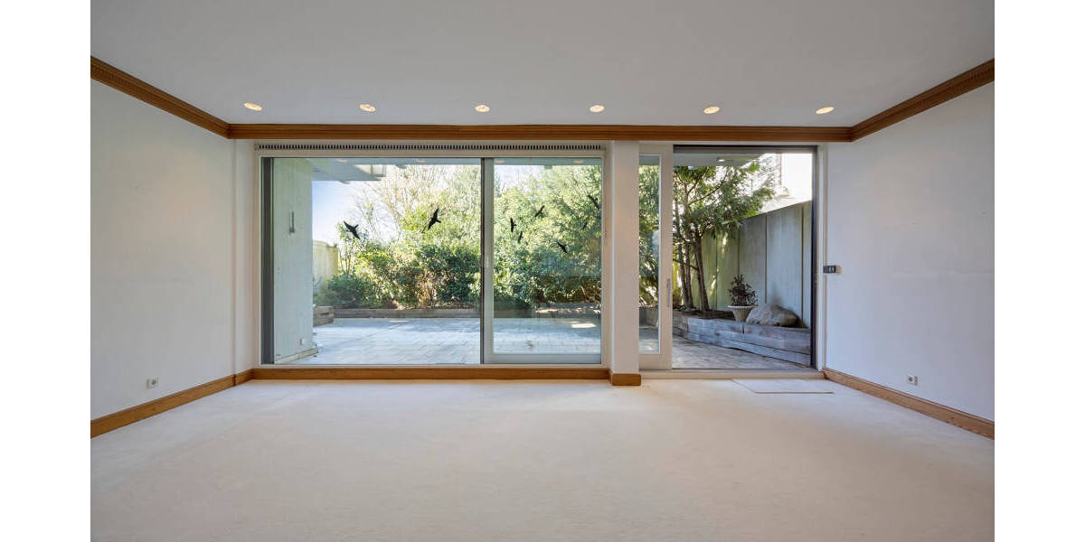 Ihr Rückzugsort im Grünen: Stilvolle Gartenwohnung mit Terasse und Schwimmbad 5 zimmer