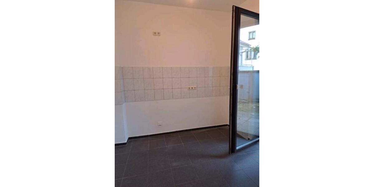 Etagenwohnung Neuss - 2 Zimmer, 66 m&sup2;, 1.100&euro; | Angebot:25714454