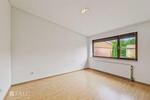Miettraum im Grünen - Individuelles Wohnen im einzigartigen Split-Level-Haus in Angermund