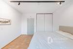 Düsseldorf-Kaiserswerth: Helle, modernisierte Dachgeschoßwohnung mit TG-Stellplatz