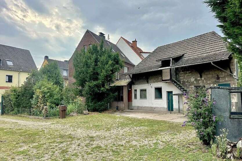 Grundstück zu verkaufen in Dormagen 629.000 € 1057 m²