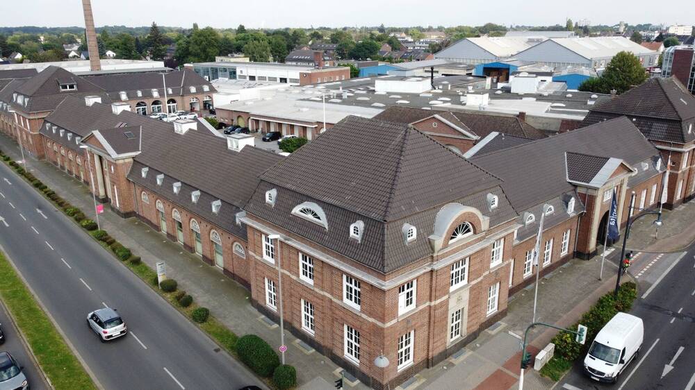 GEWERBEFLÄCHE MIT 586 m² IN TRADITIONS-LIEGENSCHAFT ZU MIETEN 8 zimmer