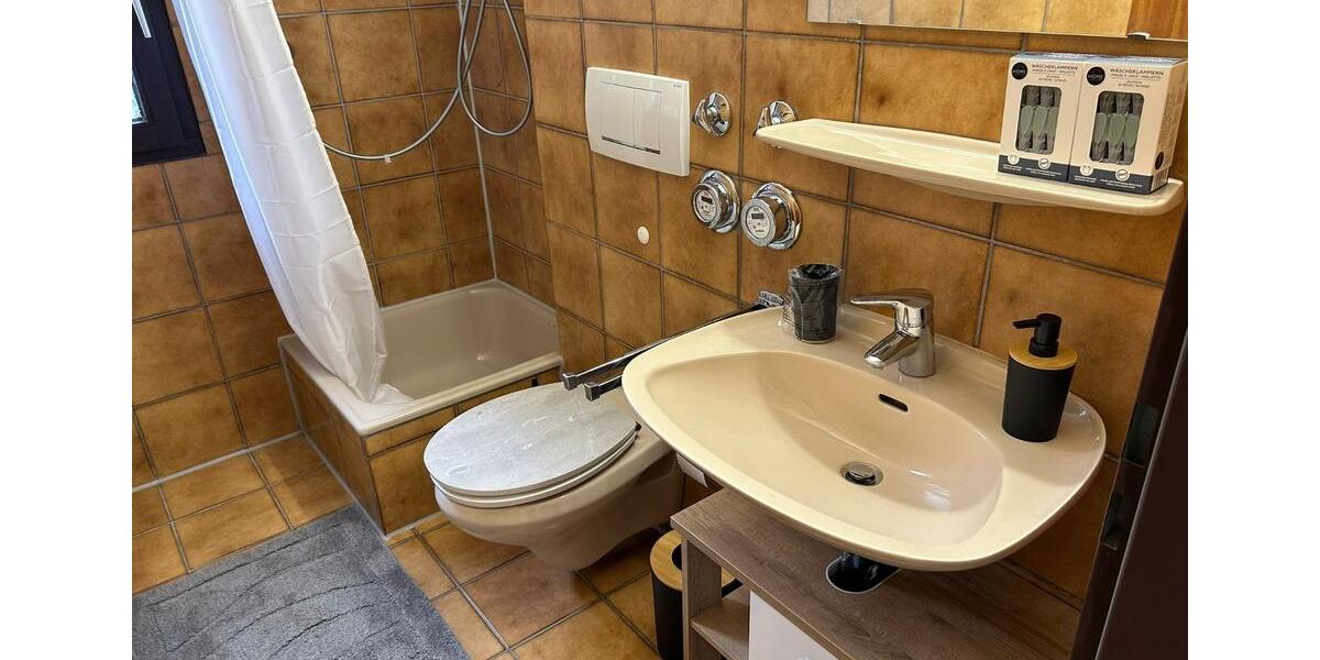 Dachgeschoßwohnung Mönchengladbach Süd - 1 Zimmer, 25 m&sup2;, 349&euro; | Angebot:25649511