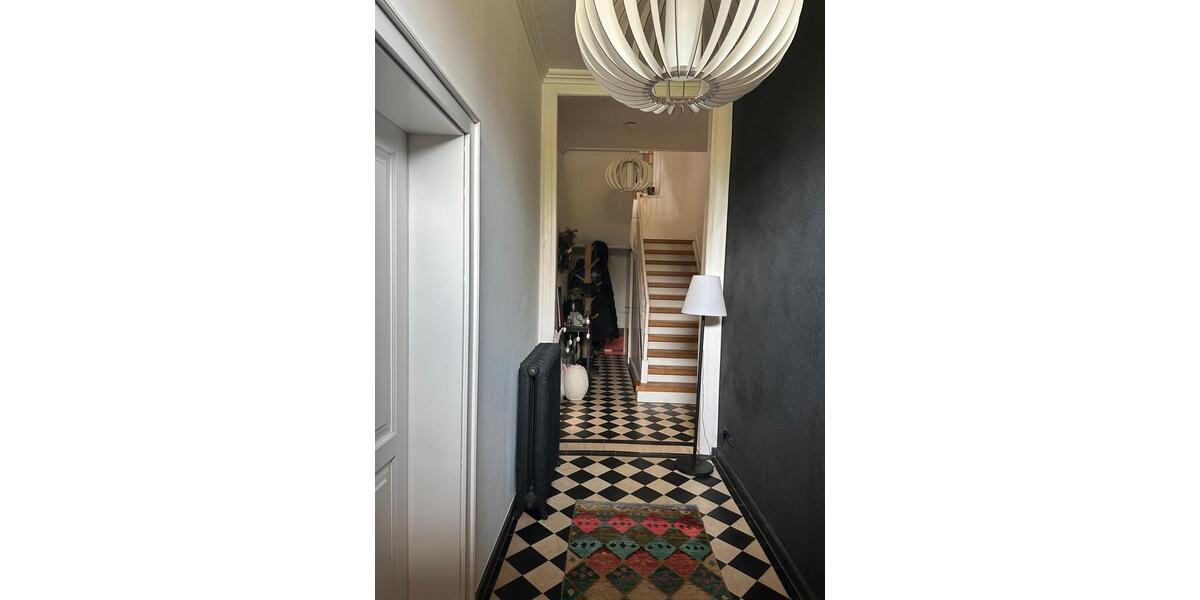 Einfamilienhaus Mönchengladbach West - 7 Zimmer, 290 m&sup2;, 3.600&euro; | Angebot:26126569