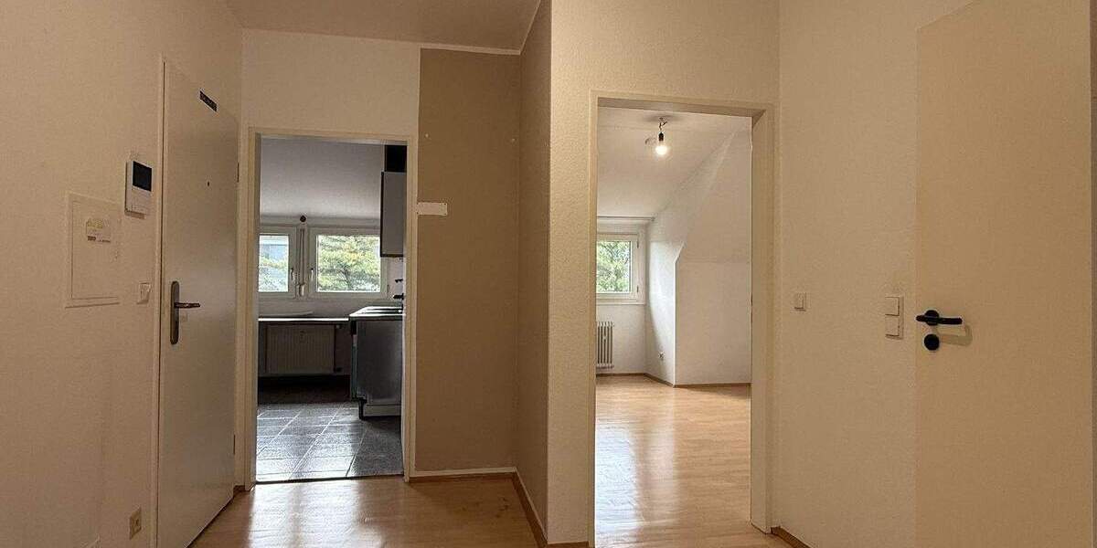 SCHÖNE DACHGESCHOSS-MAISONETTEWOHNUNG MIT BALKON DIREKT AM SCHÖNWASSERPARK ZU VERKAUFEN! 3 zimmer
