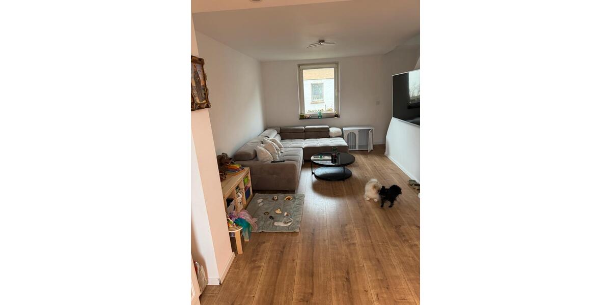 Charmante Doppelhaushälfte mit großem Garten im Duisburger Süden 4 zimmer