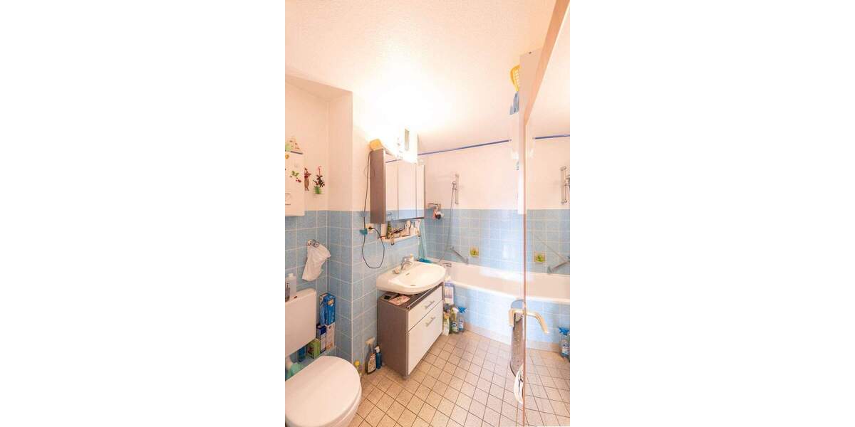 * hell + freundlich * 2 Zimmer * solide vermietet * 2 zimmer