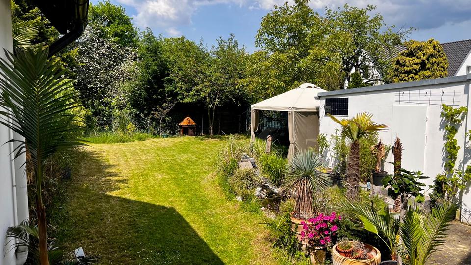 Einfamilienhaus mit Doppelgarage & PV-Anlage - provisionsfrei 3.5 zimmer