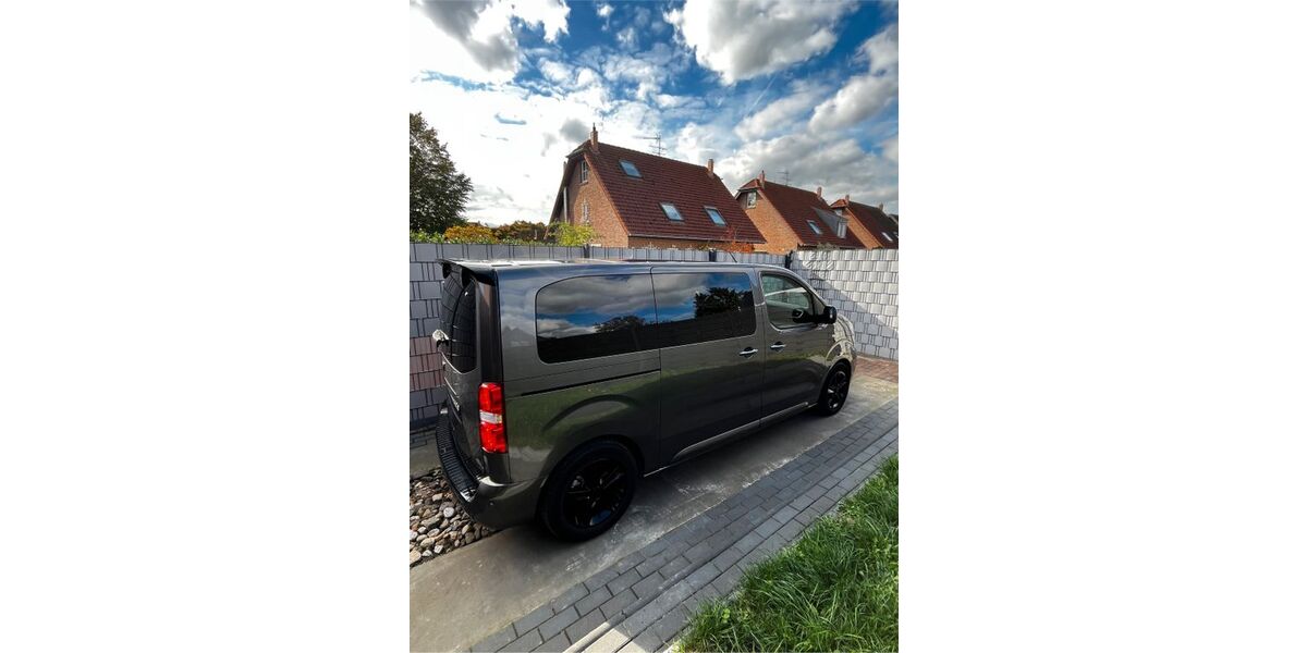 Peugeot Traveller 16.620 km 42.800 &euro; Moers 47447