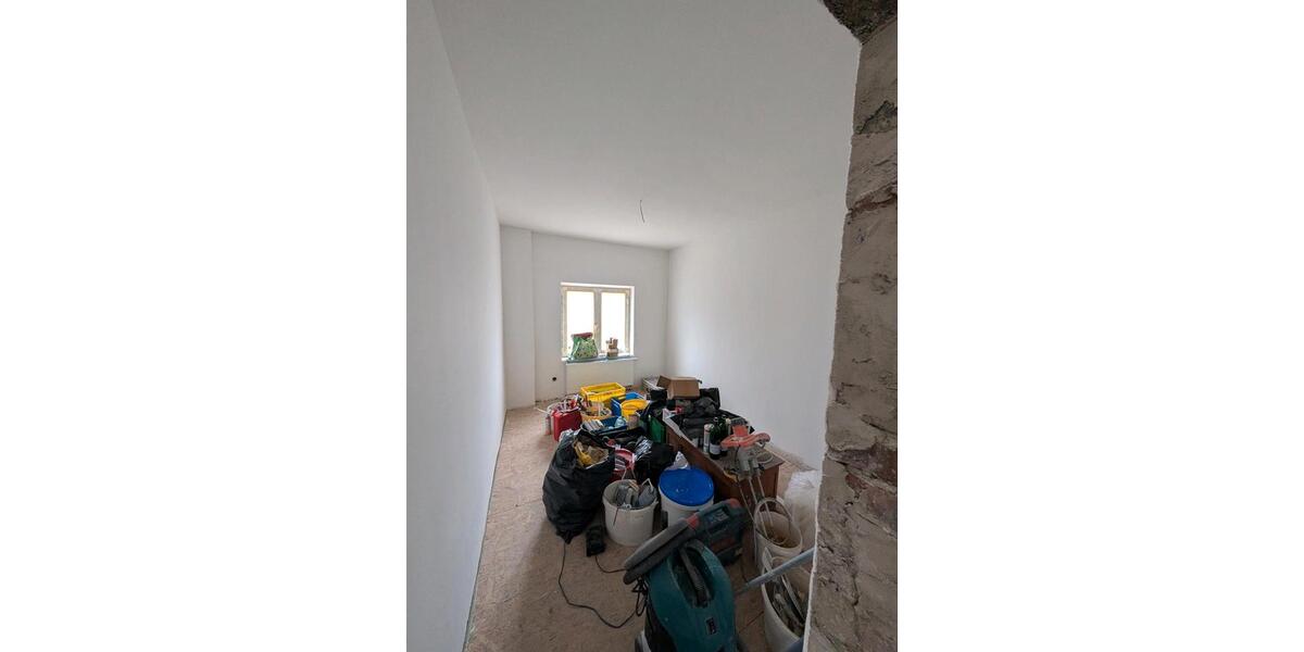 Wohnen wie im eigenen Haus – soeben kernsanierte 4-Zimmer-Wohnung 4 zimmer