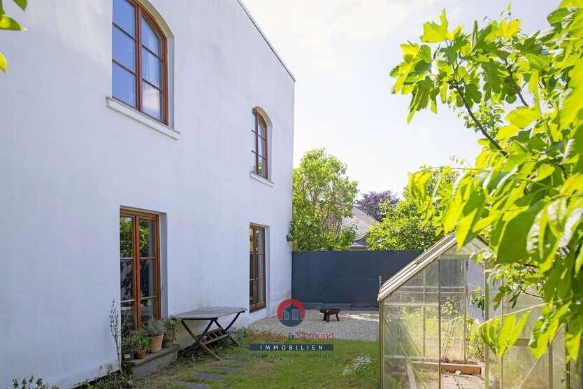 Haus zum Kaufen in Krefeld 535.000 € 171.18 m²