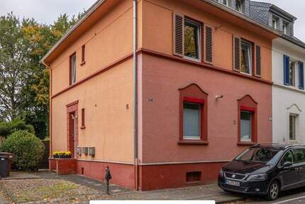 Ein Zuhause mit Potenzial auf 458?m² Grund - Zweifamilienhaus für flexible Nutzungsmöglichkeiten 4 zimmer
