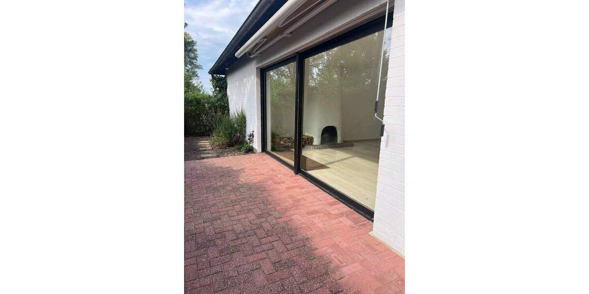 D-Kaiserswerth: Terrassenwhg., 2 Zimmer, ca. 80 m² Wohnfl., mit kl. Garten, ca. 60 m² Nutzfläche, Terrasse, Stellplatz 2 zimmer