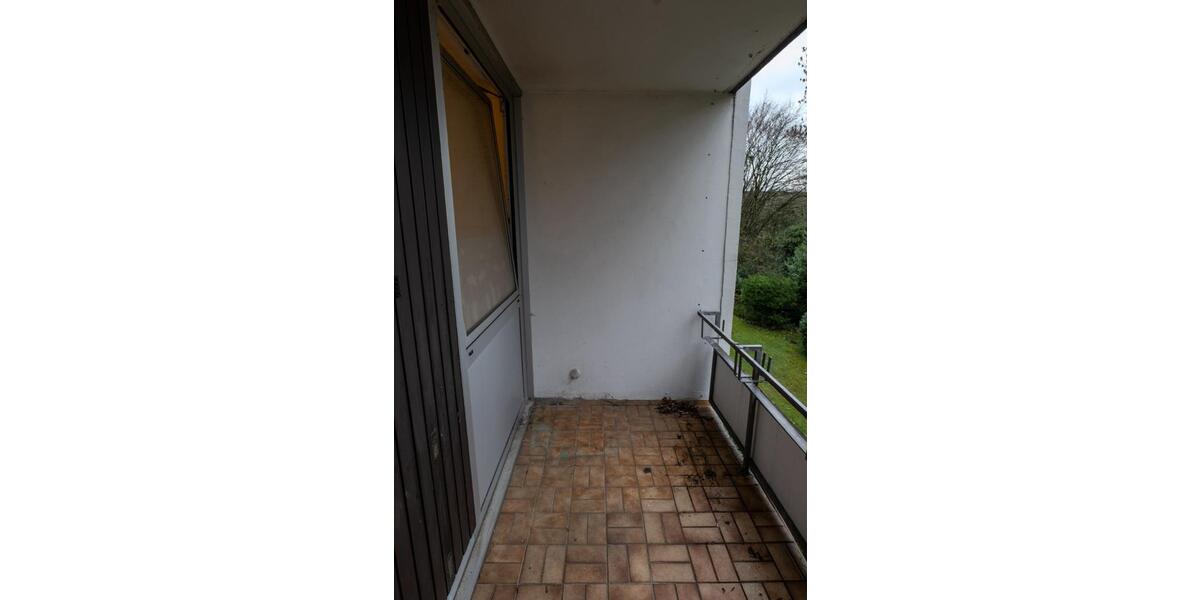 Sanierungsbedürftige 2-Zimmerwohnung mit Ausblick ins Grüne 2 zimmer