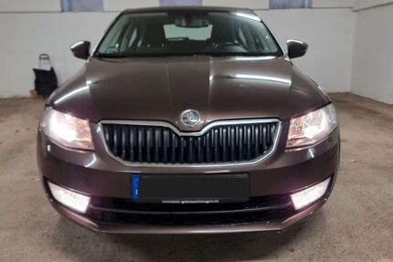 Skoda Octavia 151.000 km 9.180 &euro; Düsseldorf 40474