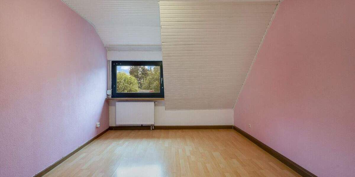 Reihenmittelhaus mit viel Potenzial in Neuss-Grefrath 4 zimmer