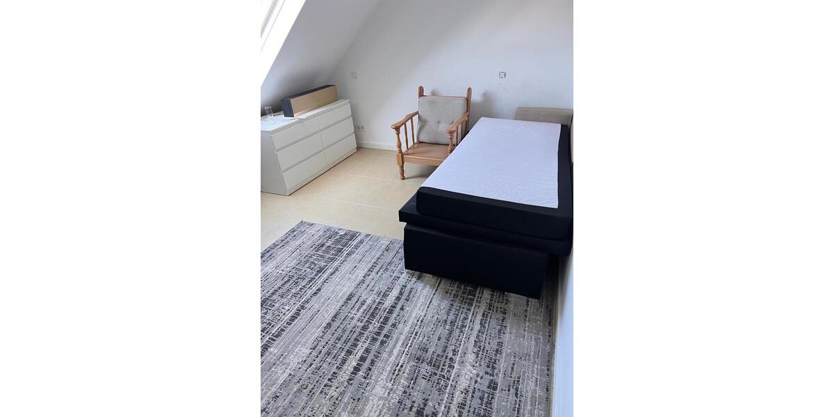 Dachgeschoßwohnung Mönchengladbach West - 2 Zimmer, 60 m&sup2;, 780&euro; | Angebot:26411550