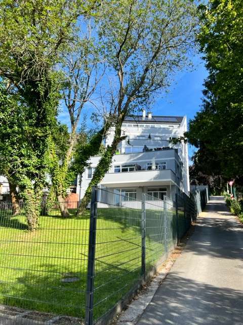 Haus zum Kaufen in Solingen 2.490.000 € 671 m²