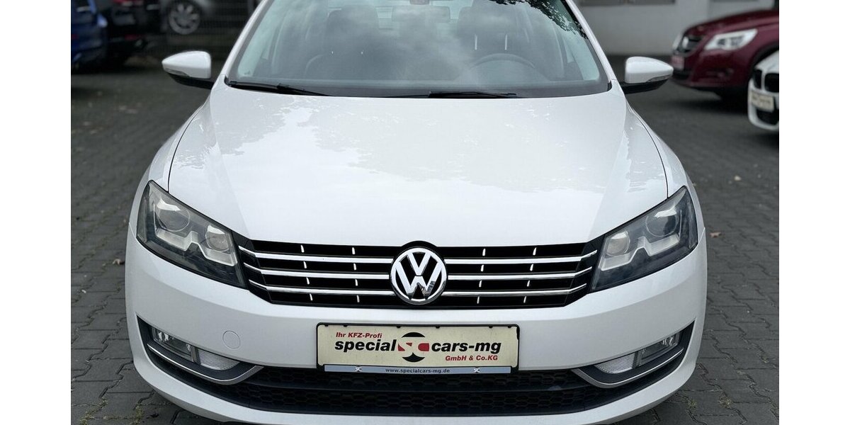 VW Passat 2,0 TDI Highline / Leder / SHD / Keyless 228.000 km 11.890 &euro; Mönchengladbach 41066