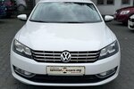 VW Passat 2,0 TDI Highline / Leder / SHD / Keyless 228.000 km 12.890 € Mönchengladbach 41066