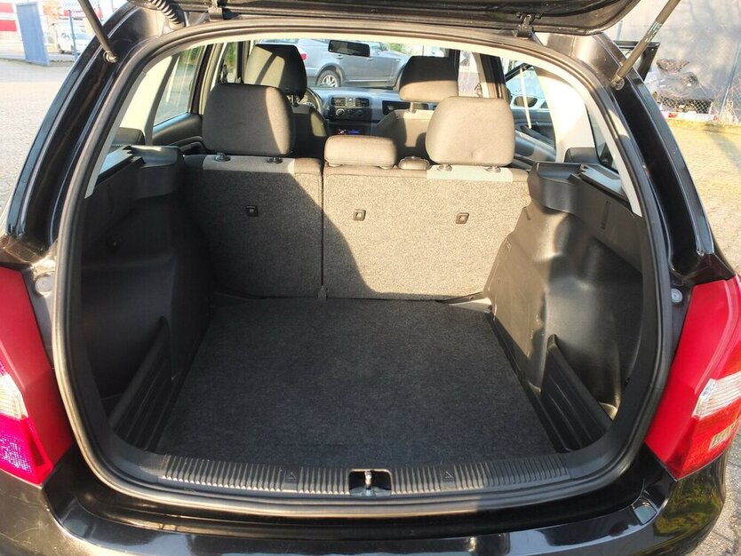 Skoda Fabia CLASSIC KLIMAANLAGE FINANZIERUNG möglich 146.211 km 3.498 € Köln 50858