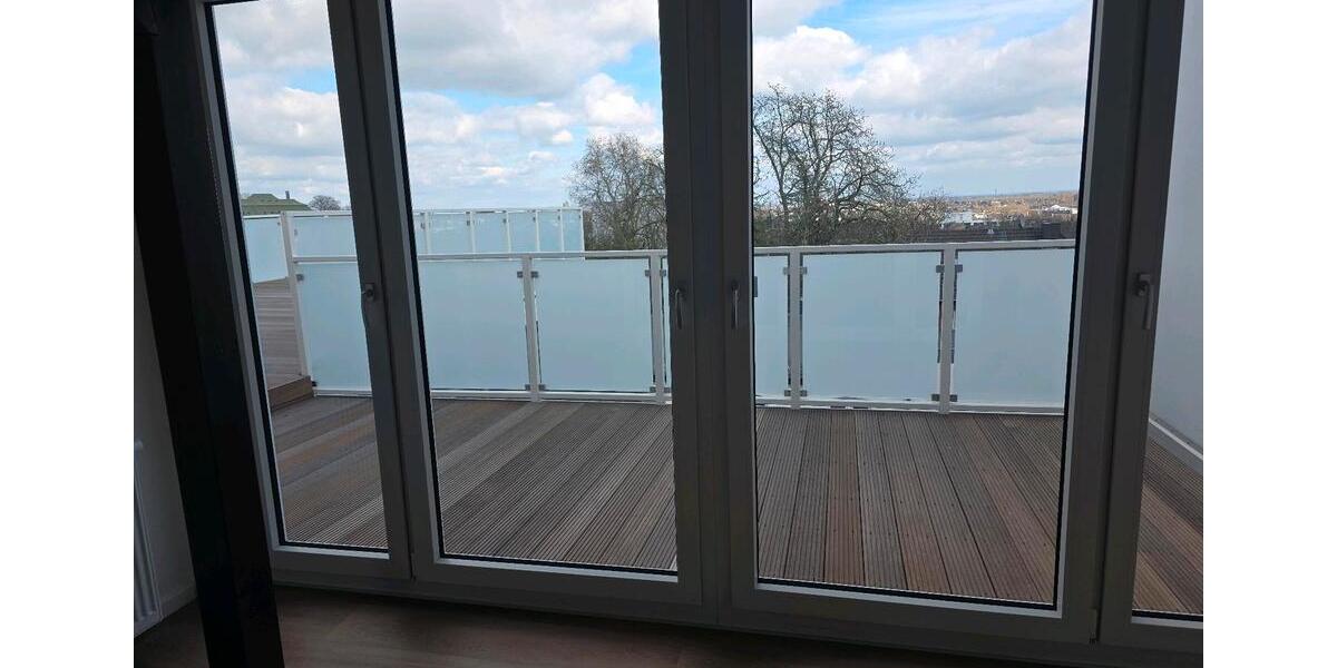 Dachgeschoßwohnung Mönchengladbach - 3 Zimmer, 92 m&sup2;, 1.176&euro; | Angebot:25646320