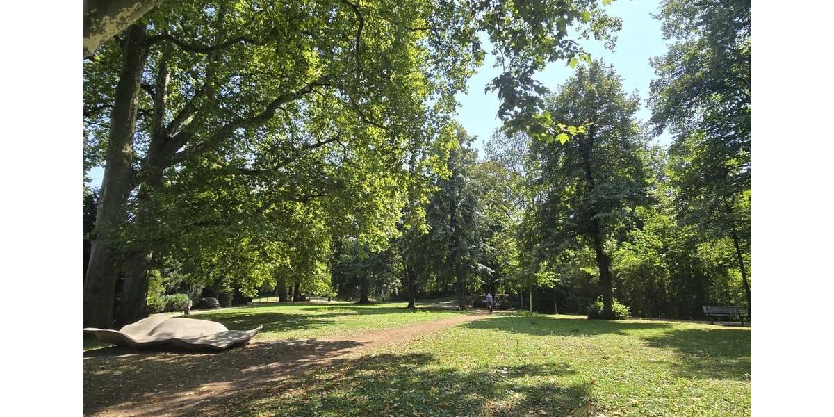 Altersgerechte EG Wohnung, eigene Garten Neuss City zu verkaufen 4 zimmer