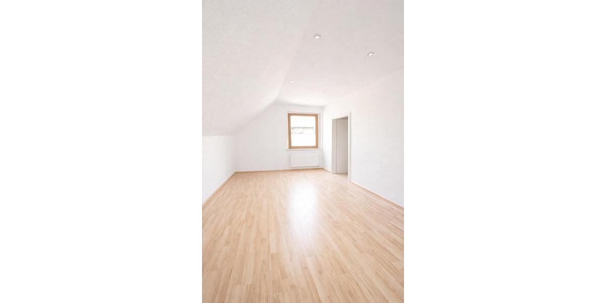 Dachgeschoßwohnung Duisburg Ruhrort - 2 Zimmer, 80 m&sup2;, 650&euro; | Angebot:26420603