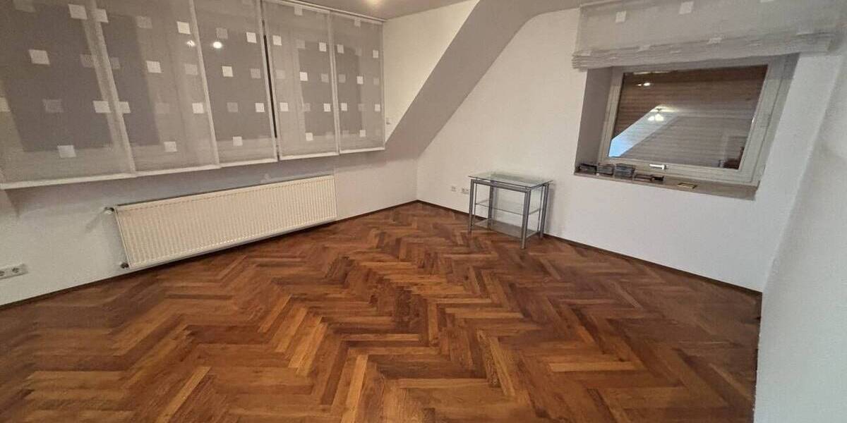 Mehrfamilienhaus, Wohnhaus Krefeld Cracau - 7 Zimmer, 199 m&sup2;, 590.000&euro; | Angebot:25693364